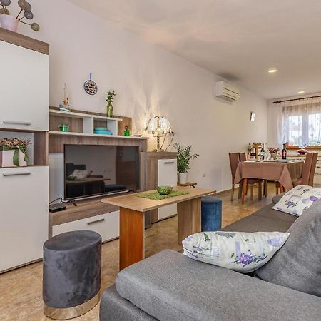 Awesome Apartment In Pula With Wifi Zewnętrze zdjęcie