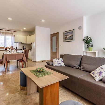 Awesome Apartment In Pula With Wifi Zewnętrze zdjęcie