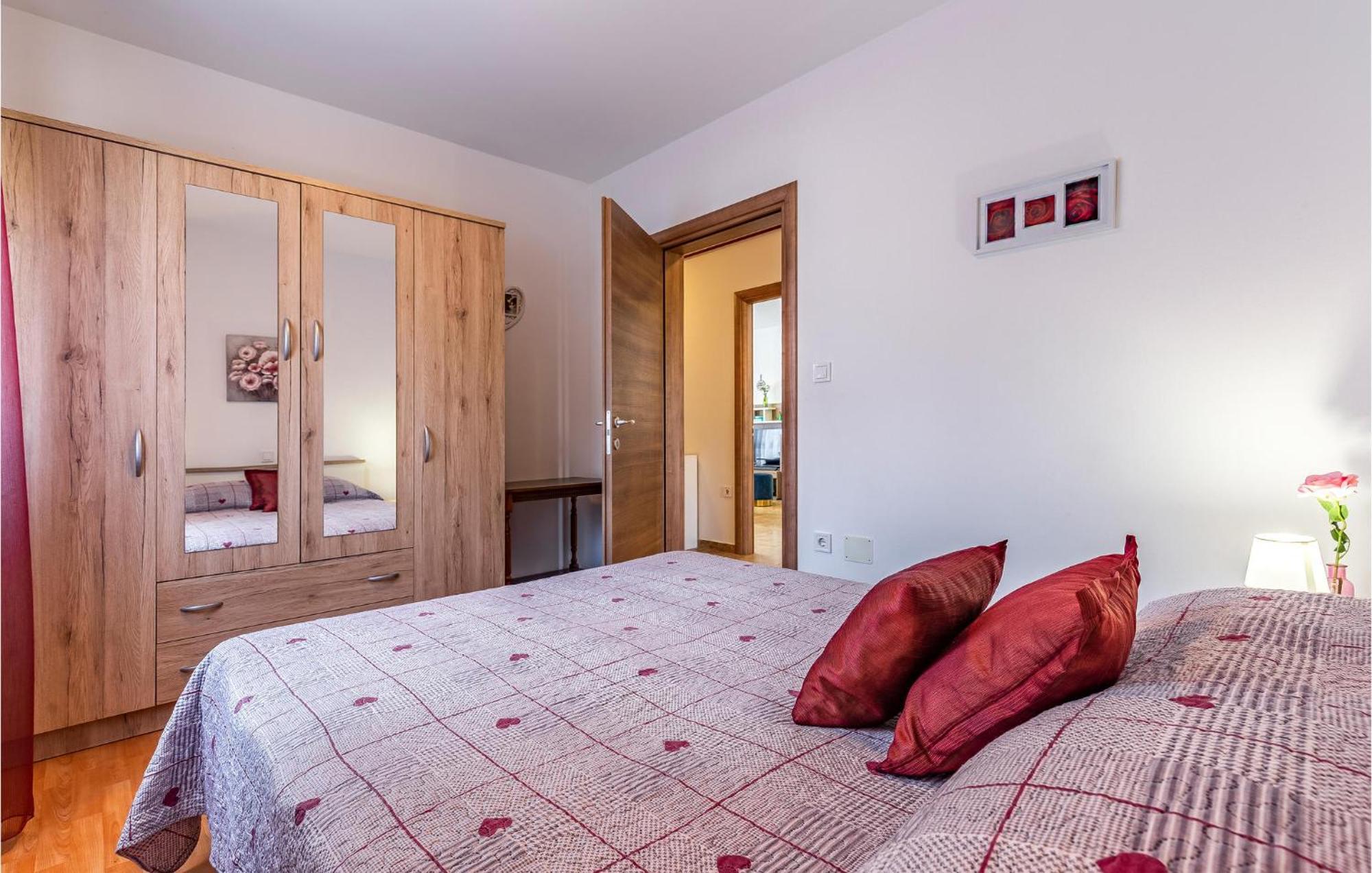 Awesome Apartment In Pula With Wifi Zewnętrze zdjęcie